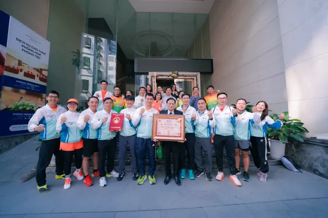 Kỷ lục Việt Nam: Giải chạy ghi dấu có đông sinh viên tham dự nhất
- Ảnh 2. Kỷ lục Việt Nam: Giải chạy ghi dấu có đông sinh viên tham dự nhất
- Ảnh 2.