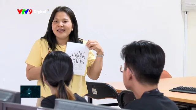 Người khuyết tật viết lại tên mình thành giảng viên, giám đốc