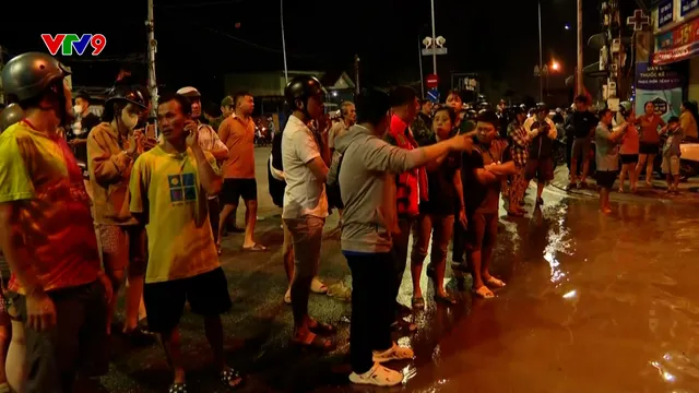 Lâm Đồng: Nước dâng cao, xuyên đêm đưa dân đến nơi an toàn