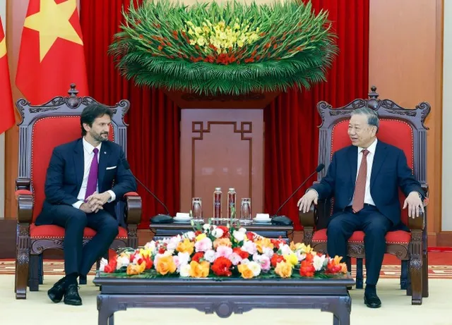 Party chief welcomes Slovak Deputy PM - Ảnh 1.