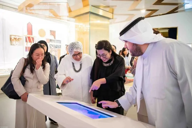 Spouses of Vietnamese, Kuwaiti PMs visit Al-Salam Palace Museum - Ảnh 1.