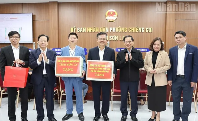 Deputy Prime Minister Bui Thanh Son works with Son La Province - Ảnh 1.
