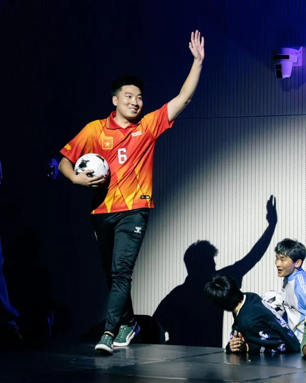 211 điểm chạm trên không trung và chức vô địch Giải Tâng bóng Nghệ thuật Thế giới- Ảnh 2.