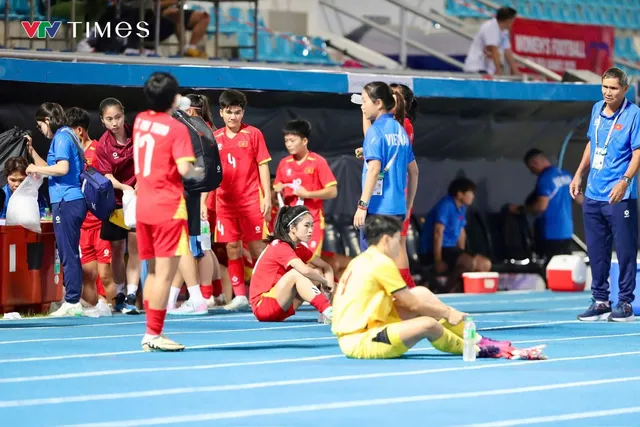 HLV Mai Đức Chung: Trọng tài xử ép Việt Nam, thiên vị Philippines- Ảnh 2. HLV Mai Đức Chung: Trọng tài xử ép Việt Nam, thiên vị Philippines- Ảnh 2.