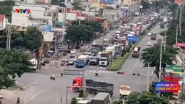 Alo V9 (09/12/2025): Kẹt xe do phân làn giao thông