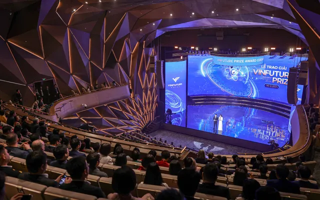 Documentary “VinFuture - The Journey of Science in Service of Humanity”: Looking Back on a Proud Five-Year Journey - Ảnh 1.