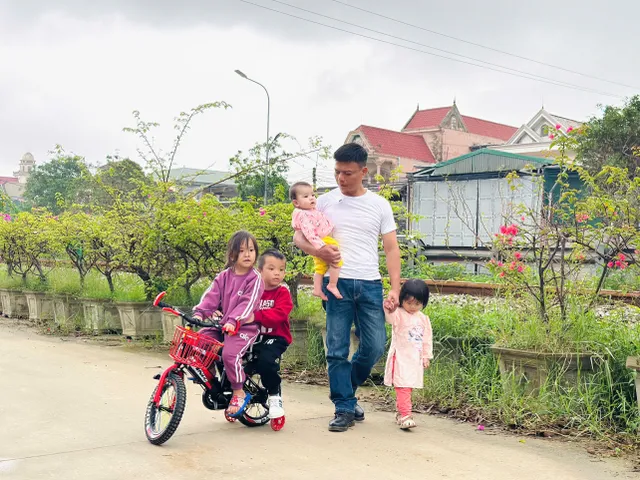 Kindness Buss “sparks of love” to warm up winter in Nghe An - Ảnh 11.