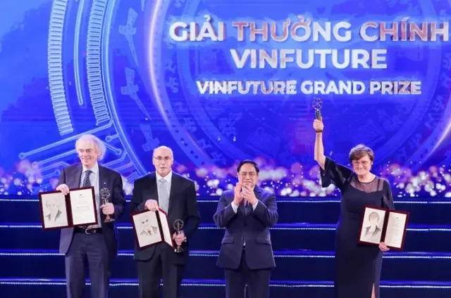 Documentary “VinFuture - The Journey of Science in Service of Humanity”: Looking Back on a Proud Five-Year Journey - Ảnh 5.