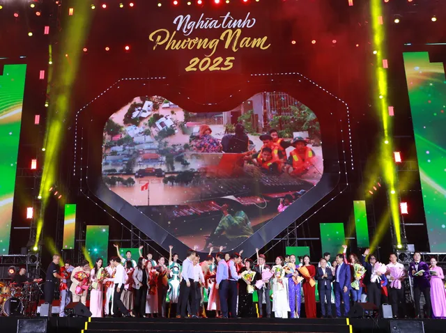 “Nghia Tinh Phuong Nam” Charity Concert Raises VND 25.01 Billion for Support Central Vietnam campaign of VTV’s Vietnamese Loving Heart Fund - Ảnh 9.