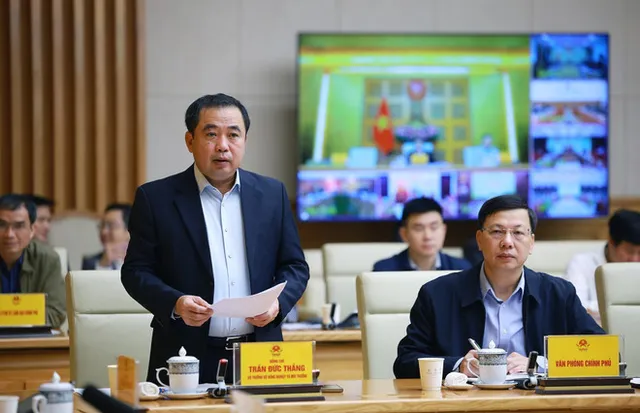 PM orders all hurdles cleared to restore homes destroyed by storms, floods - Ảnh 1.