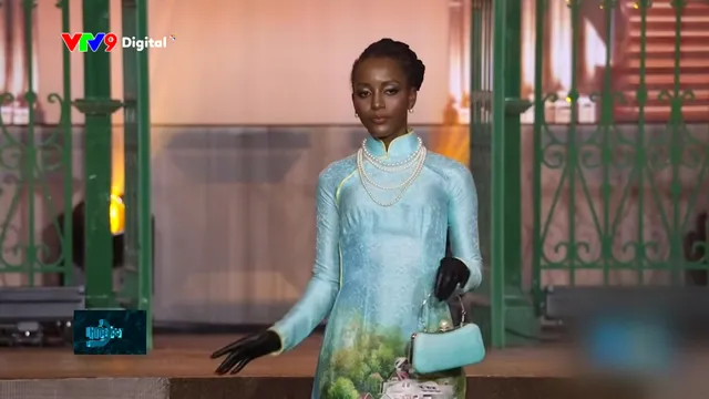 Người đẹp thế giới trình diễn thời trang áo dài Việt Nam