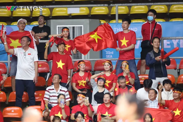 Bóng chuyền nữ Việt Nam toàn thắng vòng bảng, giành vé vào bán kết SEA Games 33- Ảnh 1.