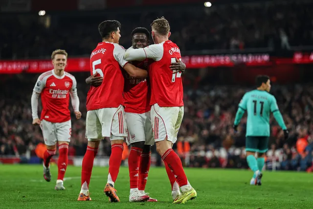 Arsenal thắng nghẹt thở, giữ vững ngôi đầu Ngoại hạng Anh- Ảnh 2. Arsenal thắng nghẹt thở, giữ vững ngôi đầu Ngoại hạng Anh- Ảnh 2.