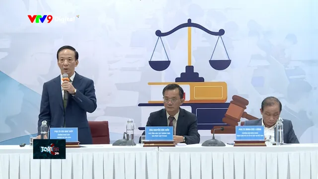 Độc quyền trong đào tạo luật, nên hay không?