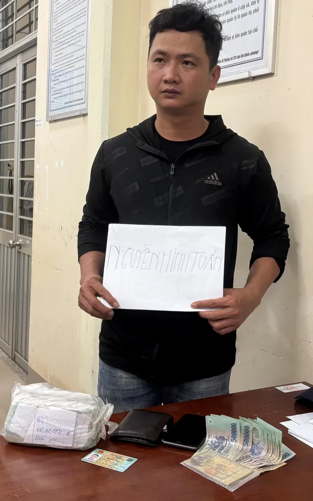 Bắt quả tang 2 ô tô chở chở 19 người nhập cảnh trái phép từ Campuchia về Việt Nam - Ảnh 4.