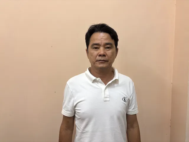 Bắt quả tang 2 ô tô chở chở 19 người nhập cảnh trái phép từ Campuchia về Việt Nam - Ảnh 1.