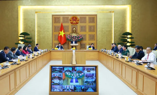 PM calls for stronger efforts to meet housing demand, ensure peoples right to housing - Ảnh 1.