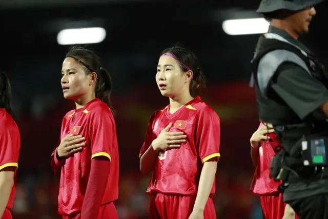 TRỰC TIẾP ĐT Việt Nam 0-0 ĐT Philippines: Trọng tài "đánh cắp" bàn thắng của tuyển nữ Việt Nam - Ảnh 2.