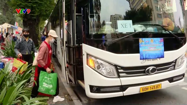 Những "chuyến xe mùa xuân" đưa công nhân về quê đón Tết