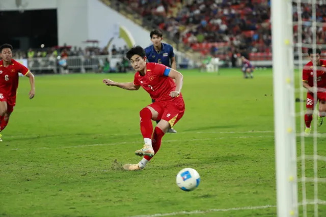 TRỰC TIẾP U22 Việt Nam 1-2 U22 Thái Lan: Đình Bắc rút ngắn tỉ số | Hiệp 2 - Ảnh 3.