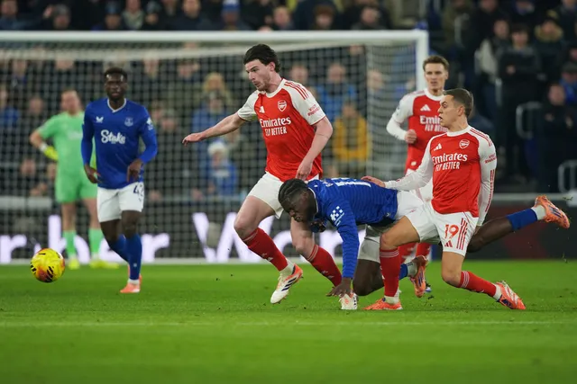 Hạ Everton tối thiểu, Arsenal trở lại ngôi đầu Premier League- Ảnh 1.