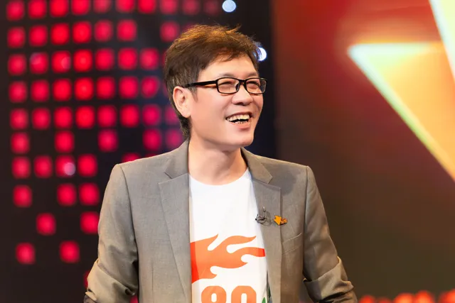 Kind Deeds in December: “Flowers” Blooming After the Storm - Ảnh 1.