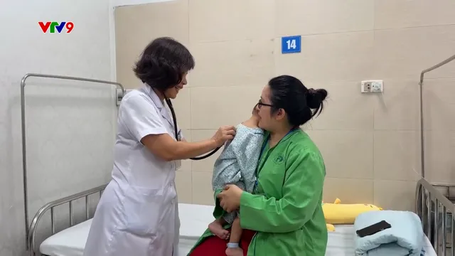 Alo Doctor (26/12/2025): Cứu trẻ bị tay chân miệng biến chứng sốc tim