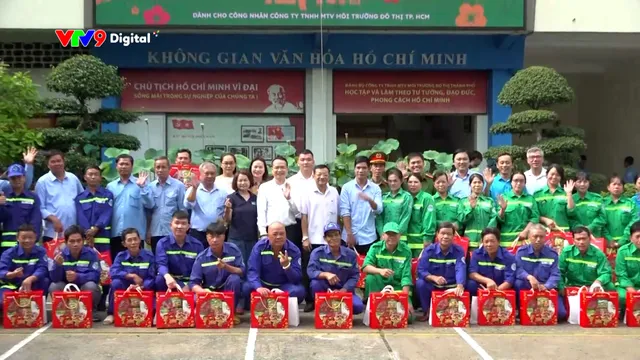 Tết đến sớm với công nhân vệ sinh môi trường TP. Hồ Chí Minh