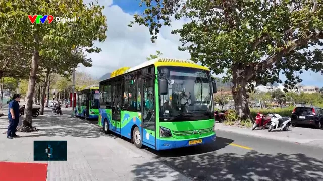 Tăng tốc chuyển đổi xanh phương tiện giao thông công cộng