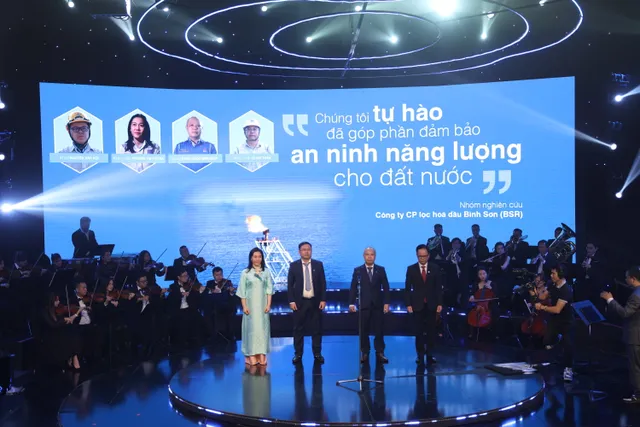 Lighthouse Aspiration: Honoring Those Who Illuminate the Future with Intellect and Unwavering  Determination - Ảnh 5.