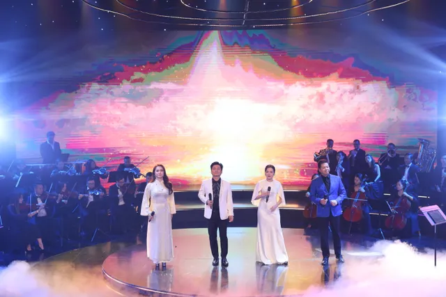 Lighthouse Aspiration: Honoring Those Who Illuminate the Future with Intellect and Unwavering  Determination - Ảnh 9.