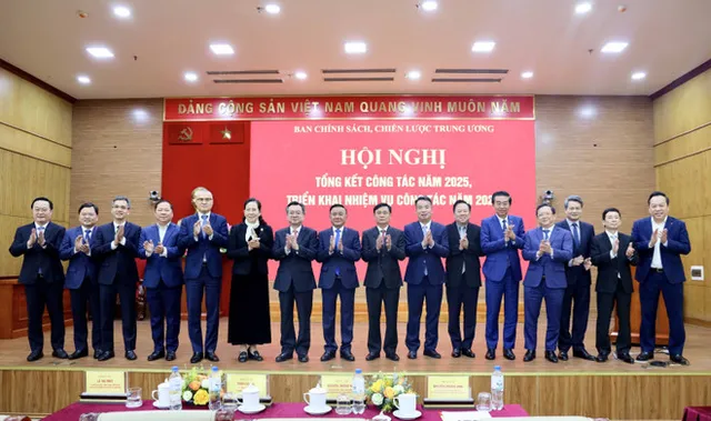 Party’s policy-strategy body holds year-end performance review - Ảnh 1.
