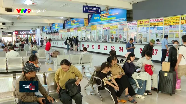 Tàu, xe khẩn trương tăng chuyến phục vụ tết Dương lịch