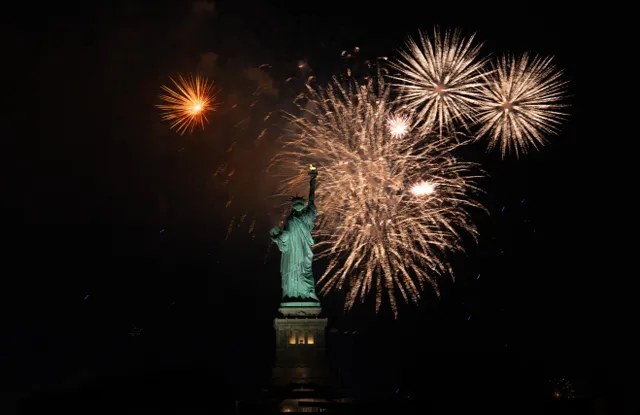 Toàn cảnh không khí đón năm mới 2026 trên thế giới - Ảnh 3.