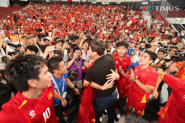 Bóng đá Việt Nam và dấu ấn HLV Kim Sang-Sik: Thành công không tới từ những phép màu- Ảnh 5. Bóng đá Việt Nam và dấu ấn HLV Kim Sang-Sik: Thành công không tới từ những phép màu- Ảnh 5.