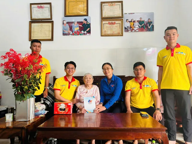 Gần 100.000 thanh niên TP Hồ Chí Minh tham gia chiến dịch Xuân tình nguyện  - Ảnh 7.