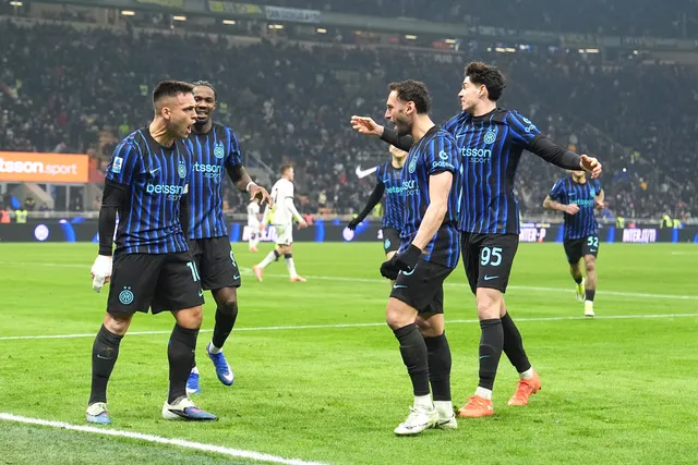 Inter Milan trở lại ngôi đầu Serie A

- Ảnh 1.