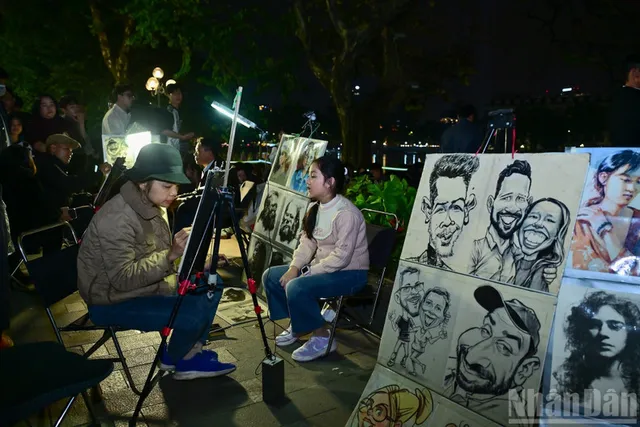 In Pictures: Festive atmosphere welcomes New Year 2026 - Ảnh 5.