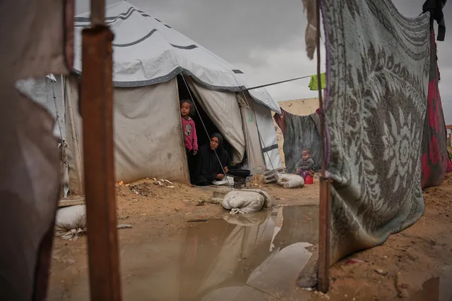 Israel vượt “lằn ranh vàng”, tiếp tục không kích dữ dội ở Gaza- Ảnh 3. Israel vượt “lằn ranh vàng”, tiếp tục không kích dữ dội ở Gaza- Ảnh 3.