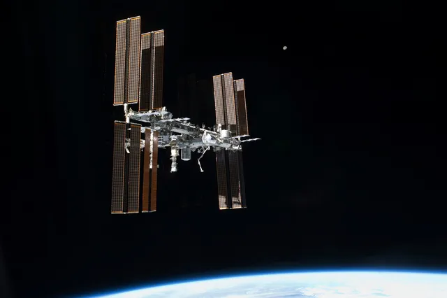 NASA công bố lịch phi hành gia rời ISS sớm do vấn đề sức khỏe nghiêm trọng- Ảnh 1. NASA công bố lịch phi hành gia rời ISS sớm do vấn đề sức khỏe nghiêm trọng- Ảnh 1.