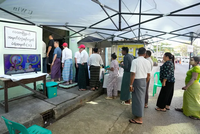 Myanmar tiến hành giai đoạn 2 tổng tuyển cử- Ảnh 1. Myanmar tiến hành giai đoạn 2 tổng tuyển cử- Ảnh 1.