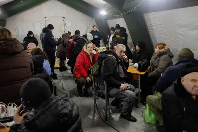 Tình hình tại Ukraine ngày càng trầm trọng- Ảnh 3. Tình hình tại Ukraine ngày càng trầm trọng- Ảnh 3.
