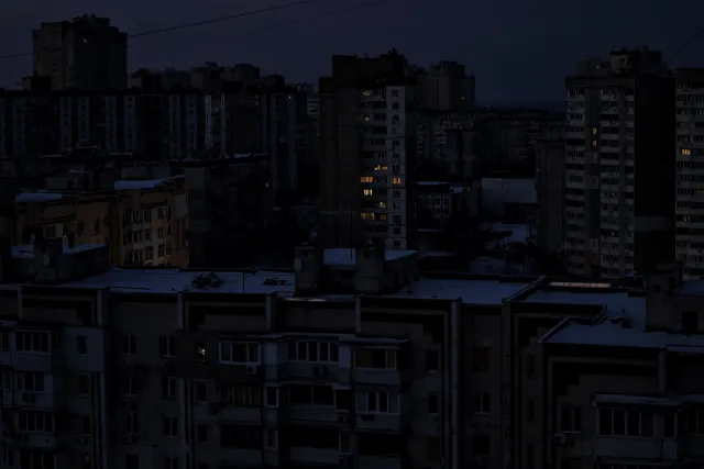 Tình hình tại Ukraine ngày càng trầm trọng- Ảnh 2. Tình hình tại Ukraine ngày càng trầm trọng- Ảnh 2.