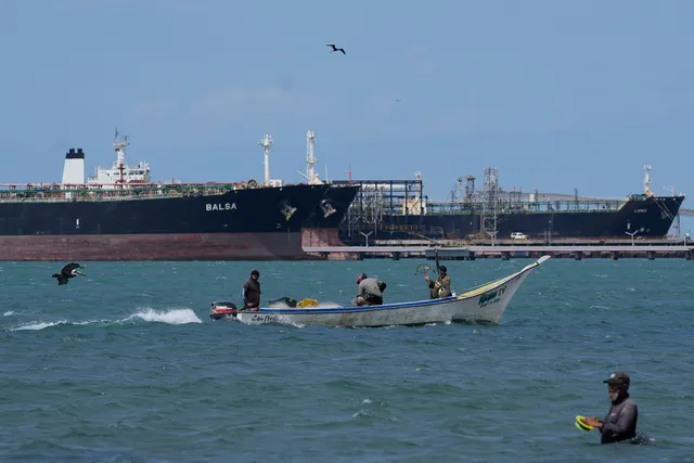 Mỹ bắt giữ tàu chở dầu thứ 7 có liên hệ với Venezuela- Ảnh 1.