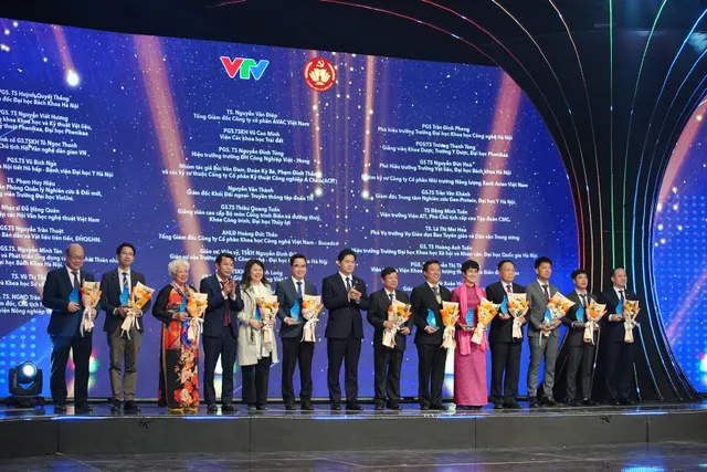 Light of Knowledge Gala 2025: Honoring the Intellectual Community, Proud of the Name Vietnam - Ảnh 12.