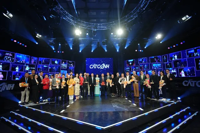 Gala “Take Off” 2025: Returning to Fly Higher - Ảnh 1.