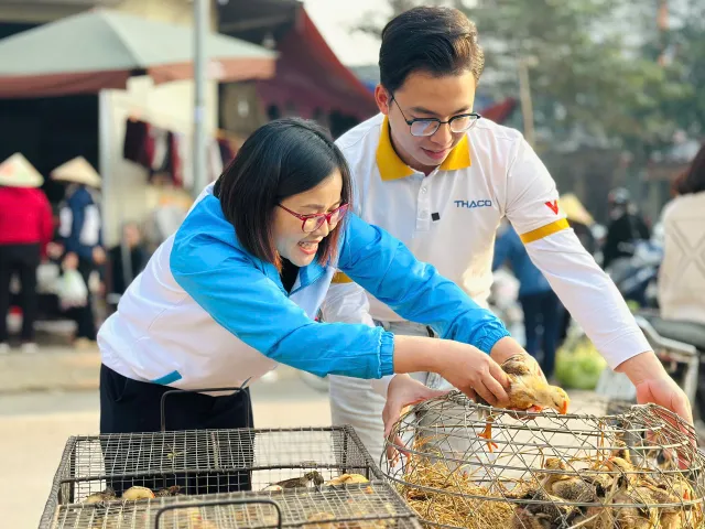 Kindness Bus in January: When Little Chicks Nurture the Dream of Going to School for Disadvantaged Students - Ảnh 1.