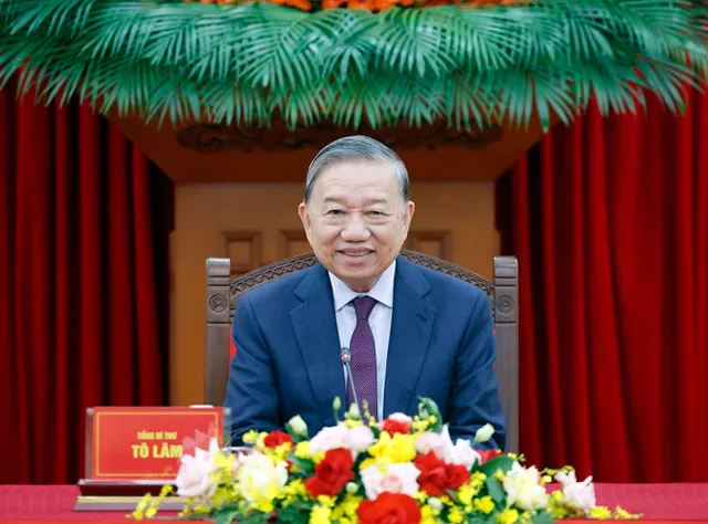 Russian President congratulates Vietnamese Party leader during phone talks - Ảnh 1.