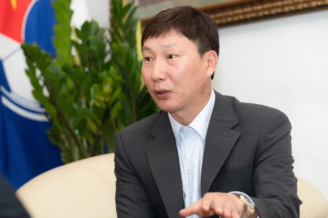 HLV Kim Sang Sik: "U23 Việt Nam đã chứng minh khả năng cạnh tranh sòng phẳng ở sân chơi châu lục"- Ảnh 2. HLV Kim Sang Sik: "U23 Việt Nam đã chứng minh khả năng cạnh tranh sòng phẳng ở sân chơi châu lục"- Ảnh 2.
