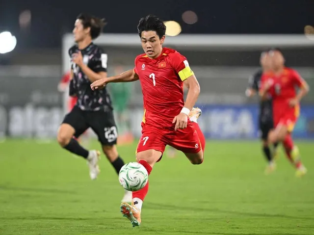 HLV Kim Sang-sik xác nhận Đình Bắc vắng mặt trận ĐT Việt Nam gặp Malaysia- Ảnh 2. HLV Kim Sang-sik xác nhận Đình Bắc vắng mặt trận ĐT Việt Nam gặp Malaysia- Ảnh 2.